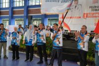 Gubernur NTB, Dr. H. Lalu Muhamad Iqbal didampingi Wakil Gubernur Indah Dhamayanti Putri, SE., M.IP. secara resmi melepas Kontingen NTB untuk mengikuti FORNAS ke VIII yang berlangsung di Gelanggang Pemuda Mataram, Kamis (24/7/2025). Foto (Diskominfotik NTB).