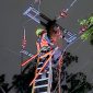 Petugas PLN saat sedang melakukan penormalan di Gardu listrik PLN. Foto (PLN NTB)