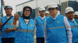 General Manager PLN UIW NTB, Sri Heny Purwanti (Kiri) saat mendampingi Komisaris Independen PT PLN (Persero), Dr. H. Ali Masykur Musa, M.Si., M.Hum., melakukan kunjungan kerja ke PT PLN (Persero) Unit Induk Wilayah Nusa Tenggara Barat (UIW NTB), Sabtu (12/7/2025). Foto (PLN NTB)