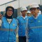 General Manager PLN UIW NTB, Sri Heny Purwanti (Kiri) saat mendampingi Komisaris Independen PT PLN (Persero), Dr. H. Ali Masykur Musa, M.Si., M.Hum., melakukan kunjungan kerja ke PT PLN (Persero) Unit Induk Wilayah Nusa Tenggara Barat (UIW NTB), Sabtu (12/7/2025). Foto (PLN NTB)