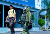 Tim Gegana Satuan Brimob Kepolisian Daerah NTB menurunkan 1 unit penjinak bom (jibom) beranggotakan 10 personel, lengkap dengan peralatan khusus untuk deteksi, proteksi, penjinakan, dan pendukung operasi. Foto (PLN NTB).