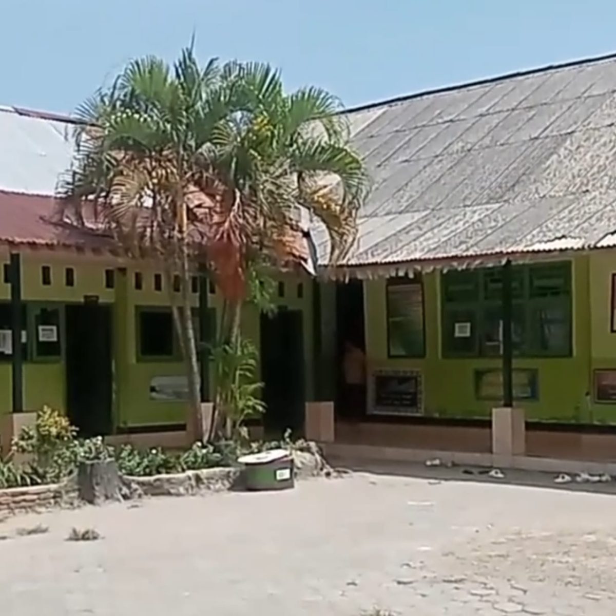 Pondok Pesantren (Ponpes) Aunul Ibad NW, Dusun Beroro, Desa Jembatan Kembar Timur, Kecamatan Lembar, Kabupaten Lombok Barat. Foto (Ramli/gontb)