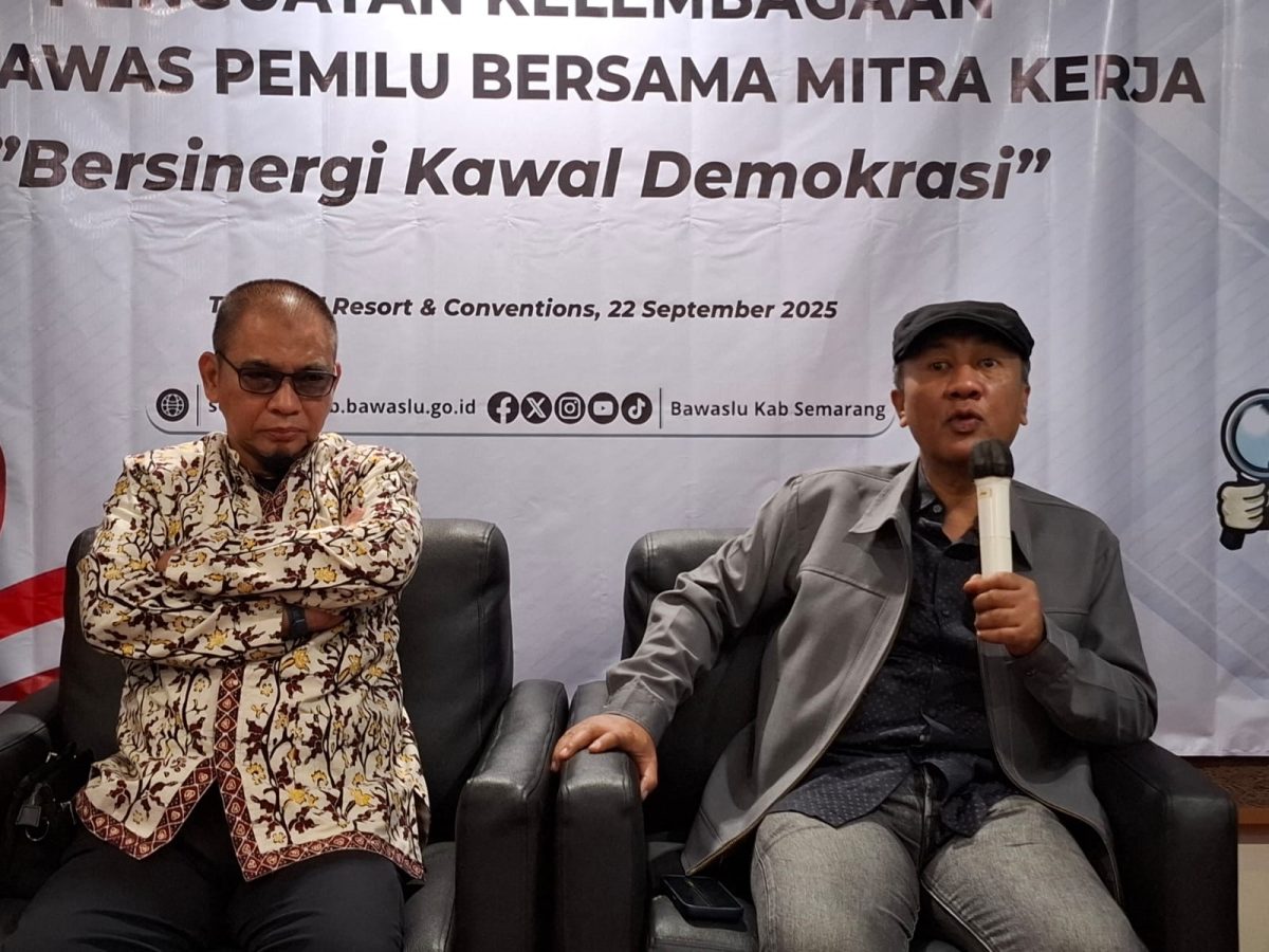 (Kanan) Anggota Komisi II DPR RI dari daerah pemilihan (dapil) NTB II Pulau Lombok, H. Fauzan Khalid. Foto (Doc.Ist)