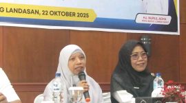 Wakil Bupati Lombok Barat Hj. Nurul Adha melakukan Pertemuan Pengukuran dan Publikasi Data Stunting Kabupaten Lombok Barat Tahun 2025 berlangsung di Aula Restauran Ujung Landasan, Kecamatan Gerung, Lombok Barat. Rabu (22/10/2025). Foto (Ramli/gontb).