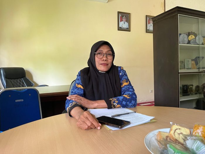 Kepala Dinas Koperasi Lombok Barat, Dra. Baiq Mustika Dwi Adni, MM. Foto (Ramli/gontb)