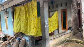 Rumah TKP Roni ditemukan meninggal dunia dalam kondisi gantung diri di dalam kamarnya sekitar pukul 07.00 Wita. Kamis (16/10/2025). Foto (Doc.Ist)