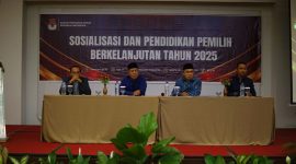Anggota DPR RI Fraksi NasDem, H. Fauzan Khalid saat menjadi keynote speech sosialisasi pendidikan pemilih (sosdiklih) bersama Komisi Pemilihan Umum (KPU) di Praya, Lombok Tengah, NTB, Senin (27/10/2025). Foto (Doc.Ist)