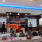 Kepolisian Resor Lombok Barat menggelar konferensi pers terkait penetapan kelima tersangka dalam pembunuhan Brigadir Esco Faska Rely. Foto (Ramli/gontb)