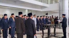 Sebanyak 39 pejabat resmi dimutasi dalam sebuah pelantikan yang berlangsung khidmat di Ballroom Bupati Lombok Timur, Kamis (23/10/2025)