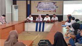 Wakil Bupati Lombok Barat Hj. Nurul Adha mengunjungi kegiatan Bimbingan Teknis (Bimtek) Verifikasi dan validasi (VerVal) Data Tunggal Sosial dan Ekonomi Nasional (DTSEN) untuk Desil I dan Desil II di Aula Kantor Dinas Sosial Kabupaten Lombok Barat, Rabu (29/10/2025).