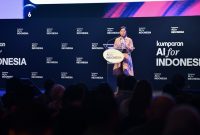 Menteri Komunikasi dan Digital Meutya Hafid saat memberikan sambutan pada acara “AI for Indonesia 2025 by Kumparan” di Ballroom Djakarta Theater, Jakarta, Kamis (23/10/2025) mengatakan Indonesia termasuk salah satu negara paling optimistis di dunia dalam menghadapi perkembangan AI. (Foto: Kemkomdigi)
