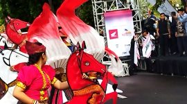 Tarian Jaran Endot garapan koreografer Lalu Suryadi Mulawarman. Foto (Dedi Suhadi/gontb)