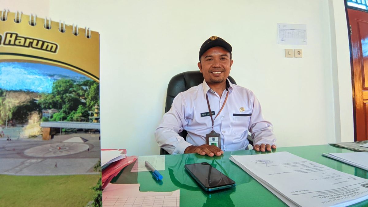 Mulhakim, SH, Lurah Pejarakan Karya, Kecamatan Ampenan, Kota Mataram. Foto (SAHAYA)