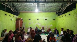 Suasana rapat keluarga korban pelecehan, tuntut kejelasan hasil pemeriksaan pelaku. Foto (Doc.Ist).