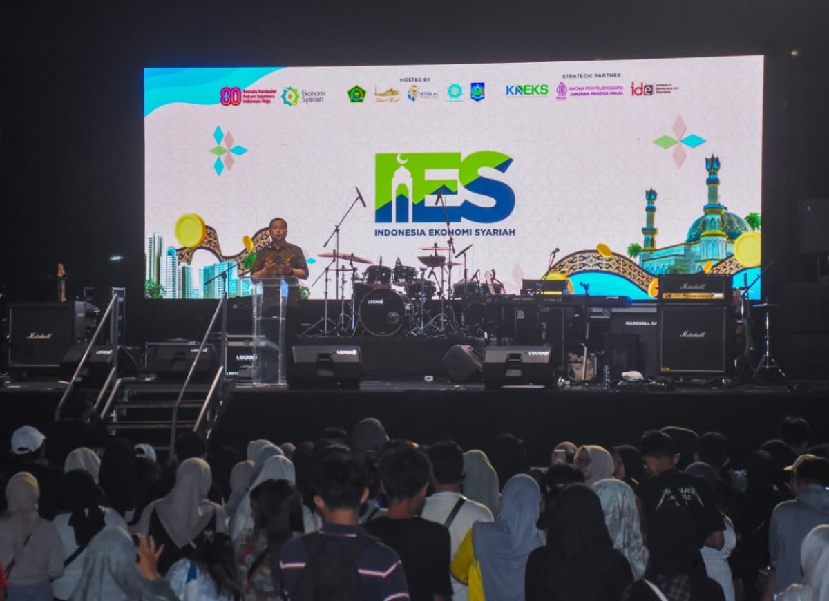 Gubernur NTB, Lalu Muhamad Iqbal menutup Indonesia Ekonomi Syariah (IES) di Islamic Center Mataram, Minggu malam.26 Oktober 2025. Foto (Dedi Suhadi/gontb).