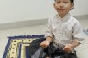 Cucunda Penulis Berdo'a usai melaksanakan Sholat.