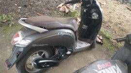 Motor Scoopy yang dibawa kabur LR, (46) asal Desa Batu Besar, Kecamatan Nongsa, Kota Batam, Kepulauan Riau ditangkap Tim Posek Gunungsari, Lombok Barat di Praya Lombok Tengah. Foto (Doc.Polsek Gunungsari).
