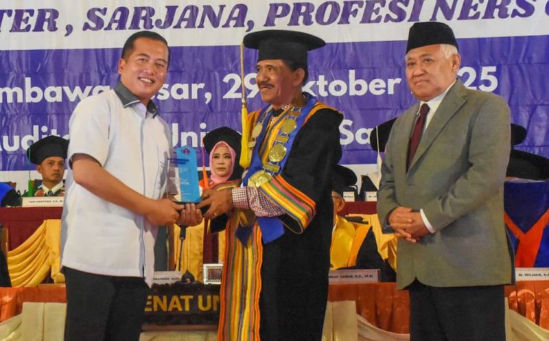 Gubernur Nusa Tenggara Barat (NTB) Dr. Lalu Muhamad Iqbal  menghadiri Rapat Terbuka Senat Universitas Samawa (Unsa) dalam rangka Wisuda Angkatan XXII Program Magister, Sarjana, Profesi Ners dan Diploma yang diadakan di Auditorium Unsa Sumbawa Besar. Rabu (29/10/2025).