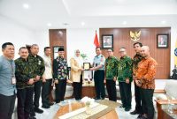Wakil Gubernur Nusa Tenggara Barat (NTB), Hj. Indah Dhamayanti Putri, S.E., M.I.P., menerima kunjungan Dirjen Badan Peradilan Militer dan Tata Usaha Negara (Badilmiltun) Mahkamah Agung Republik Indonesia Marsda TNI Dr. Yuwono Agung Nugroho, SH., MH., bersama jajaran Pengadilan Tata Usaha Negara (PTUN). Mataram (24/10/2025). Foto (Pemprov NTB).