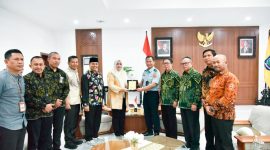 Wakil Gubernur Nusa Tenggara Barat (NTB), Hj. Indah Dhamayanti Putri, S.E., M.I.P., menerima kunjungan Dirjen Badan Peradilan Militer dan Tata Usaha Negara (Badilmiltun) Mahkamah Agung Republik Indonesia Marsda TNI Dr. Yuwono Agung Nugroho, SH., MH., bersama jajaran Pengadilan Tata Usaha Negara (PTUN). Mataram (24/10/2025). Foto (Pemprov NTB).