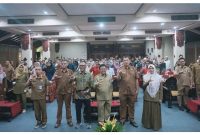 Bupati Lombok Barat H. Lalu Ahmad Zaini (LAZ) membuka secara resmi Rapat Koordinasi (Rakor) Penguatan Koperasi Desa (Kopdes) Merah Putih yang diinisiasi oleh Dinas Koperasi dan UMKM kabupaten Lombok Barat. Bertempat di aula utama Jayakarta Hotel & Spa, Senggigi, Kecamatan Batu Layar, Senin (03/11/2025). Foto (Ramli/gontb).