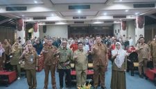 Bupati Lombok Barat H. Lalu Ahmad Zaini (LAZ) membuka secara resmi Rapat Koordinasi (Rakor) Penguatan Koperasi Desa (Kopdes) Merah Putih yang diinisiasi oleh Dinas Koperasi dan UMKM kabupaten Lombok Barat. Bertempat di aula utama Jayakarta Hotel & Spa, Senggigi, Kecamatan Batu Layar, Senin (03/11/2025). Foto (Ramli/gontb).