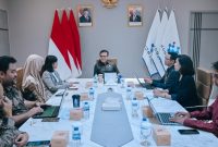 Wamenkomdigi, Nezar Patria, saat menerima audiensi Indonesia AI Institute di Kantor Kementerian Komdigi, Jakarta Pusat, Kamis (06/11/2025). (Foto: Ahmad Tri Hawaari/Kemkomdigi)