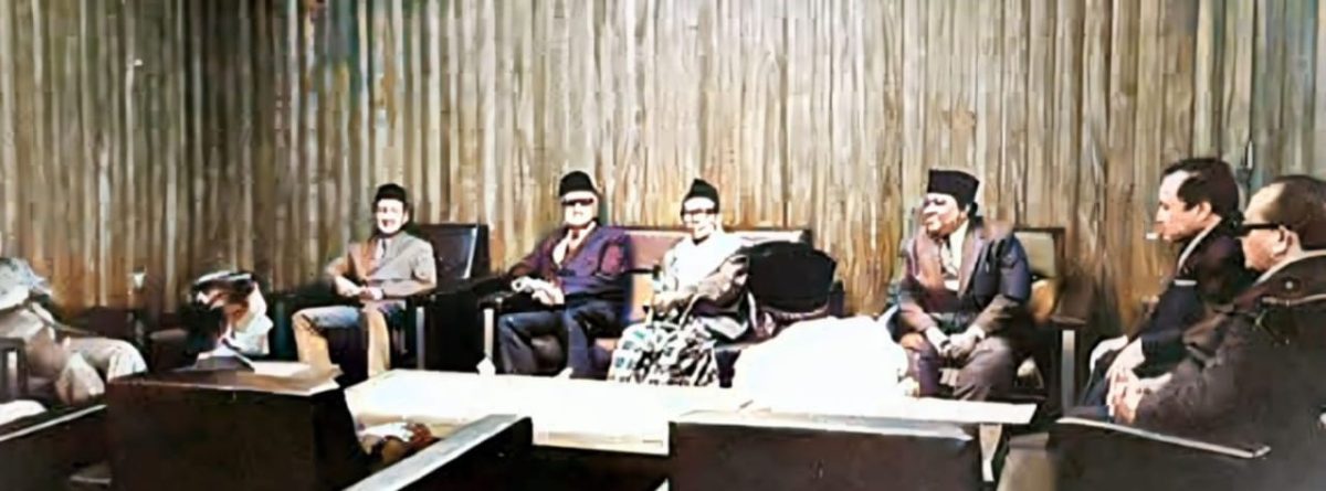 Foto Alm. H. Bahrum Djamil, SH. Dalam suatu kesempatan dan pertemuan bersama para Tokoh dan Ulama Indonesia di Jakarta.