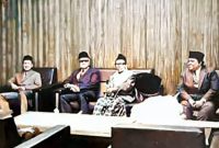 Foto Alm. H. Bahrum Djamil, SH. Dalam suatu kesempatan dan pertemuan bersama para Tokoh dan Ulama Indonesia di Jakarta.