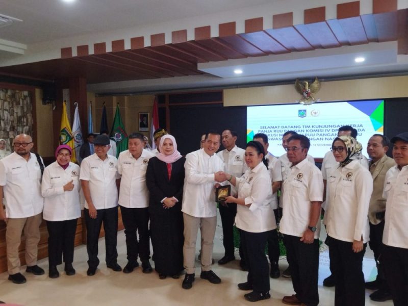 Ketua Komisi IV DPR RI, Siti Hediati Soeharto atau Titi Soeharto saat kunjungan kerja di kantor Gubernur NTB, Rabu 12 November 2025. Foto (Dedi Suhadi/gontb).