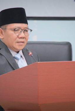 Sidang Paripurna DPRD, Bupati Lombok Utara Sampaikan Rancangan APBD Tahun 2026