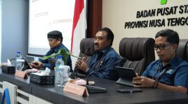 (Tengah) Kepala BPS NTB, Dr. Drs. Wahyudin, M.M. Foto (DOc.Pemprov NTB).