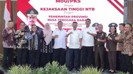 Pemerintah Provinsi Nusa Tenggara Barat (NTB) bersama Kejaksaan Tinggi dan para Bupati/Wali Kota se-NTB menandatangani Nota Kesepahaman (MoU) mengenai implementasi pidana kerja sosial menuju pemberlakuan Kitab Undang Undang Hukum Pidana (KUHP) atau UU 1/ 2023 pada 2 Januari 2026 mendatang.