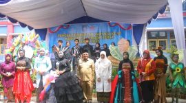 Bupati Lombok Barat H. Lalu Ahmad Zaini (LAZ) dan Wakil Bupati Hj. Nurul Adha, bersama Ketua TP PKK Hj. Ayu Indra Rukmana Zaini,saat mengunjungi Sekolah Luar Biasa Negeri (SLBN) 1 Lombok Barat, Desa Dasan Geria, Kecamatan Lingsar, Lombok Barat. Senin (22/12/2025). Foto (Doc.Ist).