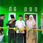 Bupati Lombok Barat, Lalu Ahmad Zaini bersama Wakil Bupati Lombok Barat dan Badan Amil Zakat Nasional (Baznas) Kabupaten Lombok Barat bersama mitra meresmikan program pembangunan 60 unit rumah layak huni dan penyaluran 29 unit grobak UMKM bagi masyarakat kurang mampu.