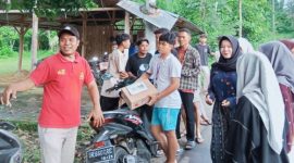 Remaja Masjid Nurul Hikmah Duria berkolaborasi dengan Remaja Masjid Hudallinnas Dusun Soloh Desa Rempek Kecamatan Gangga, Kabupaten Lombok Utara melaksanakan kegiatan penggalangan donasi untuk membantu korban banjir yang melanda wilayah Aceh, Sumatra Utara, dan Sumatra Barat. 