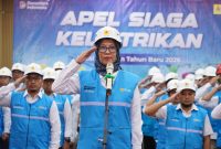 General Manager PLN UIW NTB, Sri Heny Purwanti memimpin Apel Siaga Keandalan Listrik Natal 2025 dan Tahun Baru 2026. Foto (PLN NTB)