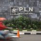 Tampak salah satu muka Kantor PLN Pusat yang berada di daerah Kebayoran Baru, Jakarta.