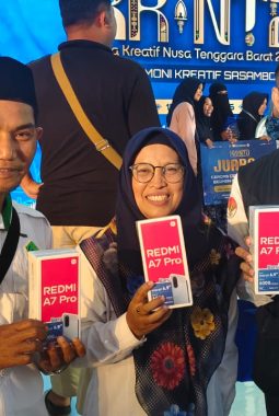 Tim Guru MTs Negeri 2 Lobar, Unjuk Prestasi di Panggung Bank Indonesia
