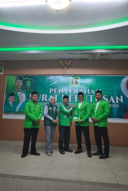 Terima SK Baru, Zia Urrahman Gas Mesin Partai Menangkan PPP Kota Mataram
