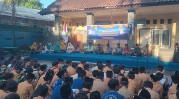Satu Panggung, Seribu Senyum: di Tangan H. ABDUL AZIZ, MTsN 2 Lombok Barat Rayakan Juara Tanamkan Semangat Belajar