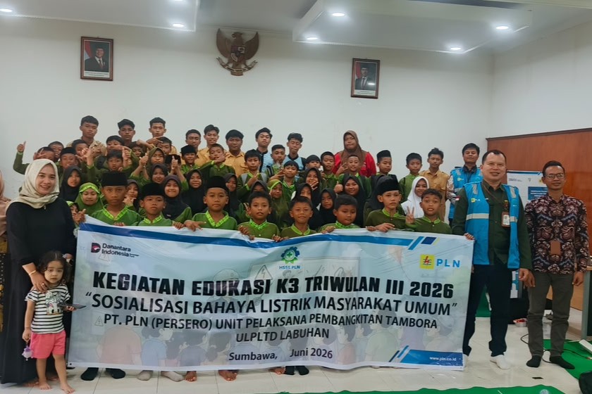 Antusiasme siswa Sekolah Dasar Negeri 1 Labuhan, Sumbawa, Nusa Tenggara Barat saat mengikuti sosialisasi keselamatan ketenagalistrikan yang diadakan oleh PLN UPK Tambora. Foto (Doc.PLN)