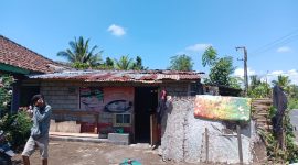Rumah salah seorang penerim manfaat, Lalu Darwan yang berada di Dusun Inen Selao, Desa Rarang Kecamatan Terara, Kabupaten Lombok Timur. Foto (Dedi Suhadi/GONTB).
