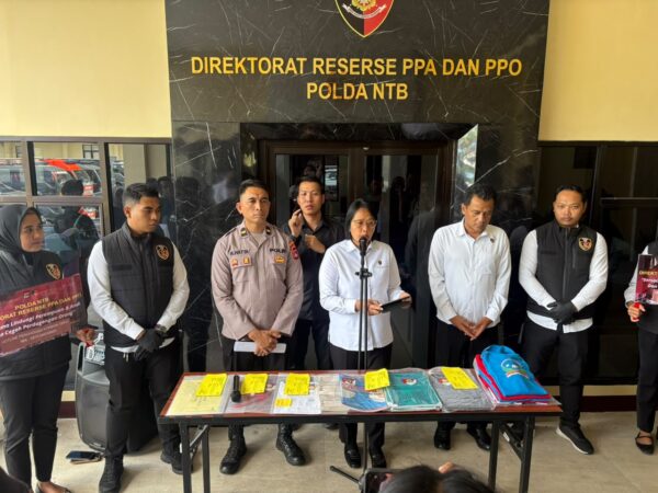 Direktur PPA dan PPO Polda NTB Kombes Pol. Ni Made Pujewati, S.I.K., M.M., saat konferensi pers mengungkapkan, pihaknya telah menjalankan serangkaian penyelidikan melalui pemeriksaan saksi, observasi lokasi perekrutan, pelatihan, penampungan, serta penyitaan sejumlah dokumen pendukung. Senin (29/06/2026).