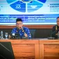 Sekretaris Daerah Provinsi NTB, Abul Chair (kiri) bersama Kepala Badan Riset dan Inovasi Daerah (BRIDA) Provinsi NTB, I Gede Putu Aryadi, saat membuka Rapat Koordinasi Persiapan Pengukuran dan Penilaian Indeks Inovasi Daerah serta Innovative Government Award (IGA) Tahun 2026 di Ruang Rapat Tambora Kantor Gubernur NTB, Kamis (11/6/2026). Foto (Kominfotik NTB)