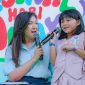  Direktur Jenderal Komunikasi Publik dan Media Kementerian Komunikasi dan Digital (Kemkomdigi), Fifi Aleyda Yahya (kiri), dalam Kumparan Mom Festival Hari Anak 2026 di Taman AnggrekGelora Bung Karno, Taman Kota GBK, Sabtu (25/7/2026).(Foto: InfoPublik/Agus Siswanto)