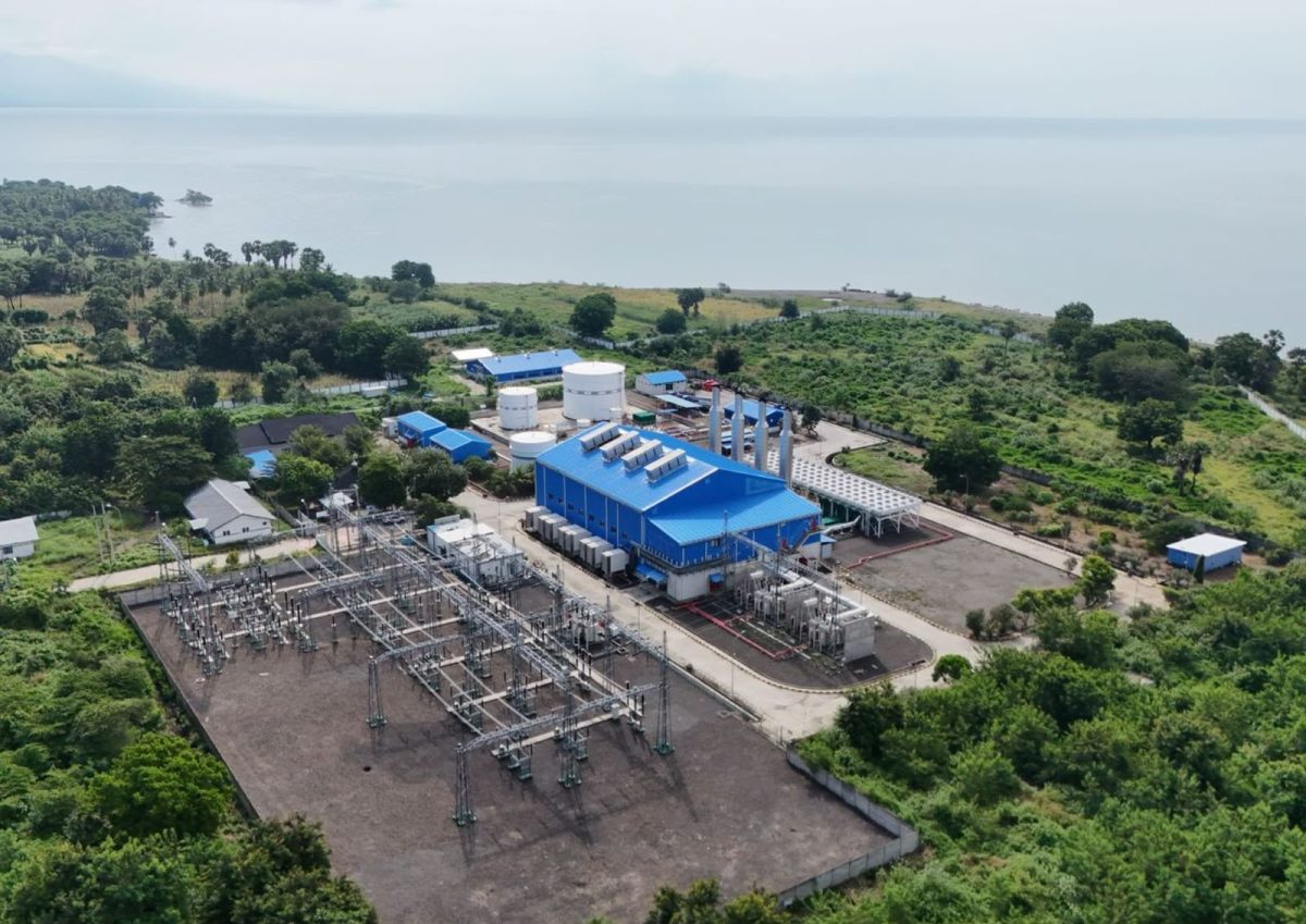 Tampak udara PLTMG Maumere berdaya mampu 4x10 MW yang kini mendeklarasikan implementasi B50. Foto (PLN Dwipantara)