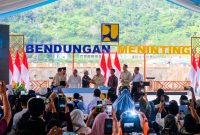 Presiden Republik Indonesia, Prabowo Subianto, meresmikan Bendungan Meninting di Kabupaten Lombok Barat, Nusa Tenggara Barat, bersama empat bendungan lainnya yang berada di Bali, Jawa Tengah, dan Aceh secara serentak dari Bendungan Meninting, Jumat (10/7/2026).

Peresmian tersebut menjadi bagian dari upaya