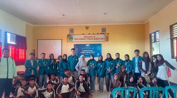 Foto bersama peserta sosialisasi Pernikahan Dini di SMAN 1 Praya Barat Daya Kecamatan Praya Barat Daya, Kabupaten Lombok Tengah, Sabtu (8/8/2026). Foto (Doc.KKP UIN Mataram)