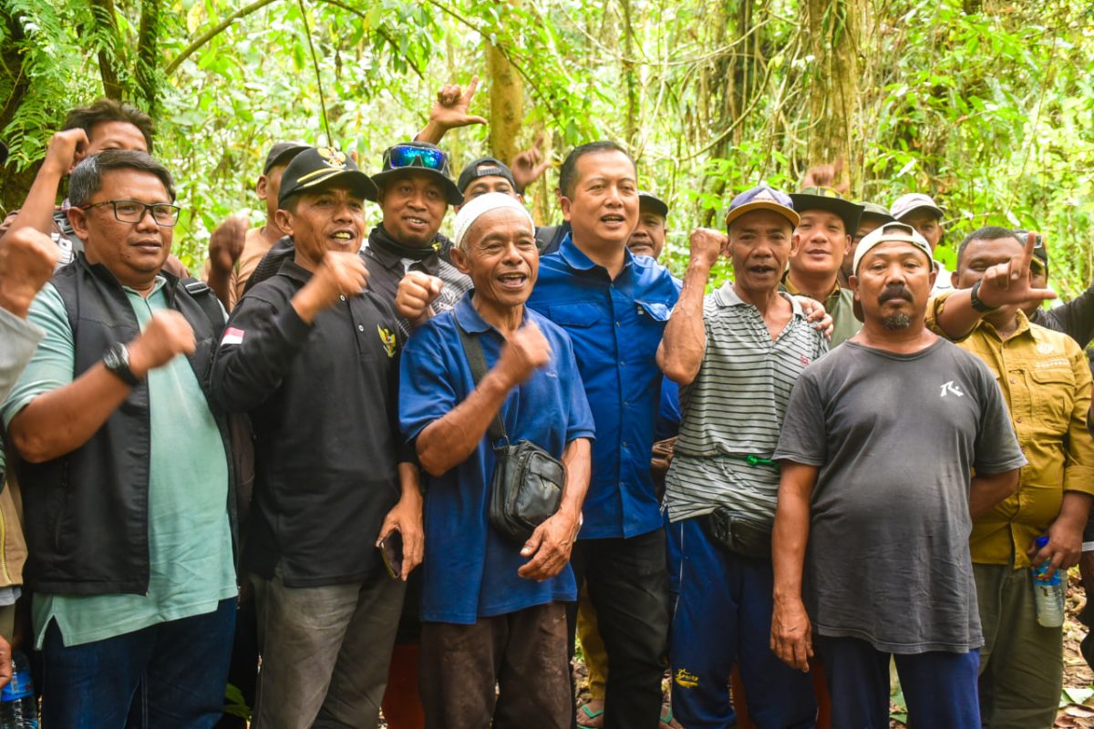 Gubernur NTB Lalu Muhamad Iqbal datang langsung menemui Gabungan Kelompok Tani (Gapoktan) kawasan Sesaot, Selasa (1/9/2026)